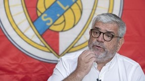 'Servir o Benfica' questiona erros mas deixa claro: «Arbitragens não justificam as más exibições»