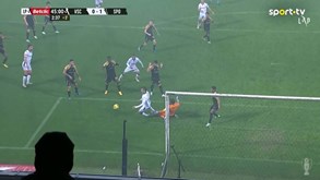 O lance do penálti de Adán que permitiu ao V. Guimarães fazer o 1-1 frente ao Sporting