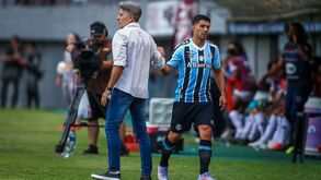Renato Gaúcho confirma saída de Suárez: «É uma tristeza enorme»
