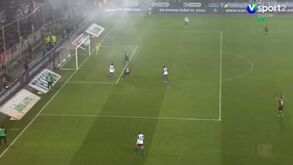 Um dos autogolos mais caricatos do ano aconteceu na Alemanha e teve dois portugueses envolvidos