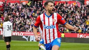 Girona bate Valencia com reviravolta na reta final do jogo e isola-se na liderança provisória