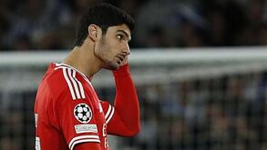 Gonçalo Guedes contra os 