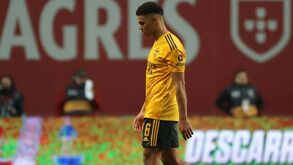 Continua calvário de Bah: benfiquista pode chegar aos 22 jogos de fora por lesão