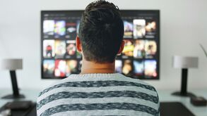 As melhores TVs de 50 polegadas por menos de 350€. Grandes em tamanho e tecnologia, pequenas no preço
