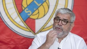'Servir o Benfica' questiona erros mas deixa claro: «Arbitragens não justificam as más exibições»