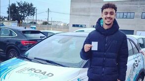 Mais um leão... nas estradas: João Muniz tirou a carta de condução