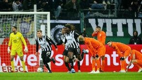 Borussia Mönchengladbach ultrapassa Wolfsburgo nos 'oitavos' da Taça alemã