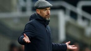 Man. United é uma casa a arder: Ten Hag no olho do furacão