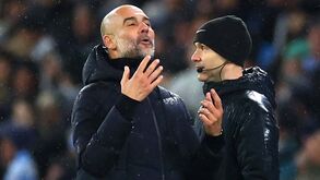Guardiola devolve críticas e atira-se a ex-jogadores sobre o tetra: «Se fosse fácil teriam ganho»