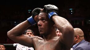 Todos os detalhes: Jamahal Hill deu soco ao irmão e deixou-o sem um dente