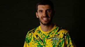 Tondela rescindiu com Luisinho