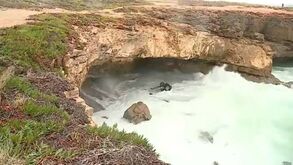 Mãe e avó morrem em queda de carro ao mar em Cascais: filhos menores resgatados com vida