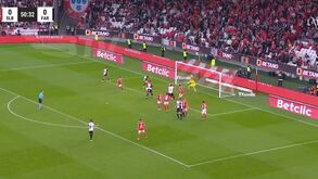 O golo de Cláudio Falcão que colocou o Farense a vencer o Benfica na Luz