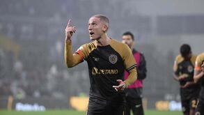 Pós-jogo em Guimarães: Nuno Santos pediu calma, puxou pelos adeptos e lembrou o 1.º lugar