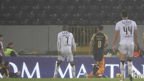 A crónica do V. Guimarães-Sporting, 3-2: líder deu tombo no inferno branco