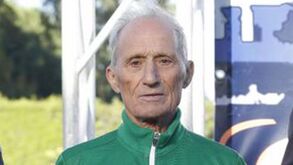 O segredo para correr 10 quilómetros por dia, cinco vezes por semana, aos 86 anos: o testemunho de Armando Aldegalega