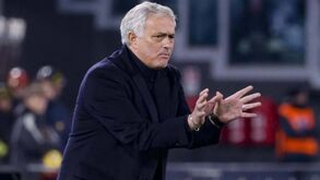 Mourinho: «Não é que tenha inveja, mas o City pagou 80 milhões pelo Philips e vai mandá-lo embora»