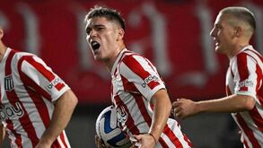 Alvo do Benfica vence Taça da Argentina no provável adeus ao Estudiantes