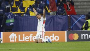 Di María e Galeno nomeados para jogador semana na Champions: golo de Arthur também em votação 
