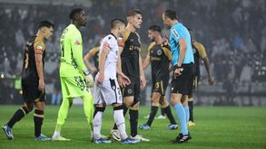 João Pinheiro, João Gonçalves e Hugo Miguel na jarra após os jogos da última jornada