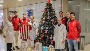 Jogadores do AVS SAD visitam IPO do Porto