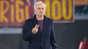 Mourinho: «Benfica é uma equipa feita para chegar mais longe na Champions»