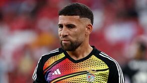 Vélez sonha com regresso de Otamendi: «Foi meu companheiro toda a vida...»