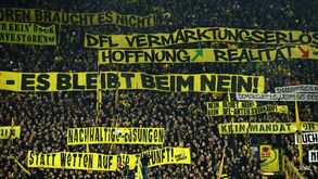 Adeptos alemães vão fazer 12 minutos de silêncio em protesto contra a Bundesliga