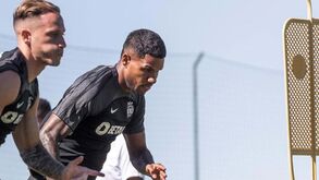 Jogos grandes não rimam com Nuno Santos: Candidato a Puskás tenta prémio... com FC Porto