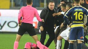 Árbitro do Benfica-Salzburgo e Real Madrid-Sp. Braga esmurrado pelo presidente do Ankaragücü