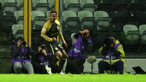 Geny direto ao onze do Sporting