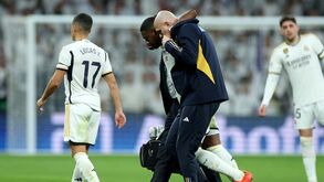 Alaba sofre grave lesão no joelho e deve perder resto da época pelo Real Madrid