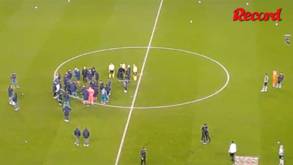 Roda do FC Porto no final do clássico ao som do