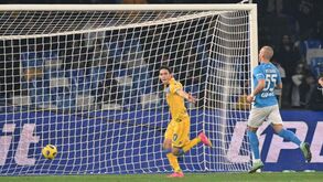 Nápoles goleado em casa e eliminado nos oitavos de final da Taça de Itália pelo Frosinone