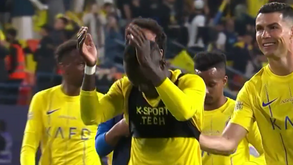 Cristiano Ronaldo brilhou, mas foi Mané quem teve direito a homenagem: CR7 até deu um 'empurrãozinho'