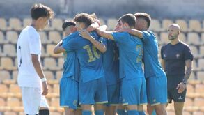 FC Porto dá lição de eficácia e segue confortável no topo