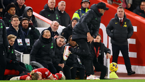 Klopp revela que Tsimikas partiu a clavícula: «Dava-lhe a minha de bom grado só para que pudesse voltar»