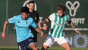 Beijing Guoan avança por Guga