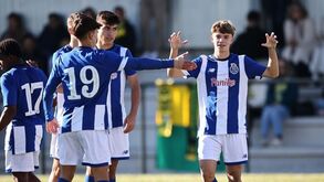 FC Porto goleia e persegue líder