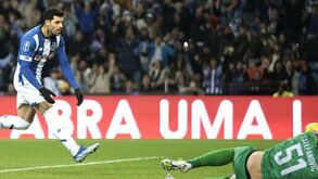 Léo Bolgado cometeu penálti e Taremi deu a vitória ao FC Porto no adeus à Allianz Cup