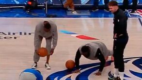 É isto que acontece quando apostas com Luka Doncic: perdes e acabas a fazer flexões