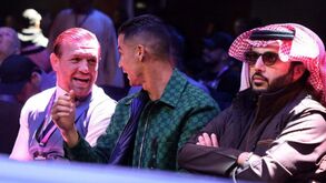 Conor McGregor 'discute' com Cristiano Ronaldo a ver quem tem... o melhor relógio