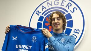 Fábio Silva oficializado no Rangers: «Joguei aqui com o FC Porto e conheço o ambiente»