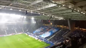 Tarja gigante e fogo de artifício: Super Dragões assinalam aniversário de Pinto da Costa