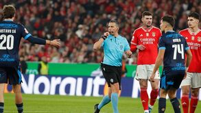 Ficou por marcar penálti a favor dos famalicenses? Os casos do Benfica-Famalicão