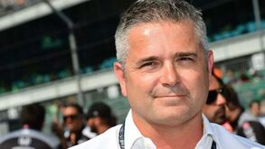 Piloto brasileiro Gil de Ferrán morre aos 56 anos enquanto competia nos Estados Unidos