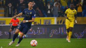 Al Nassr vence com reviravolta em jogo com golos de Cristiano Ronaldo e Otávio