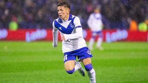 Prestianni está a caminho do Benfica e já nem treina no Vélez