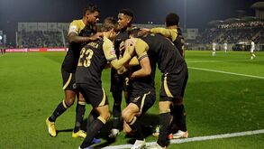 Domínio do leão também contou com Adán