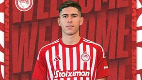 Oficial: Fran Navarro deixa FC Porto e é apresentado no Olympiacos